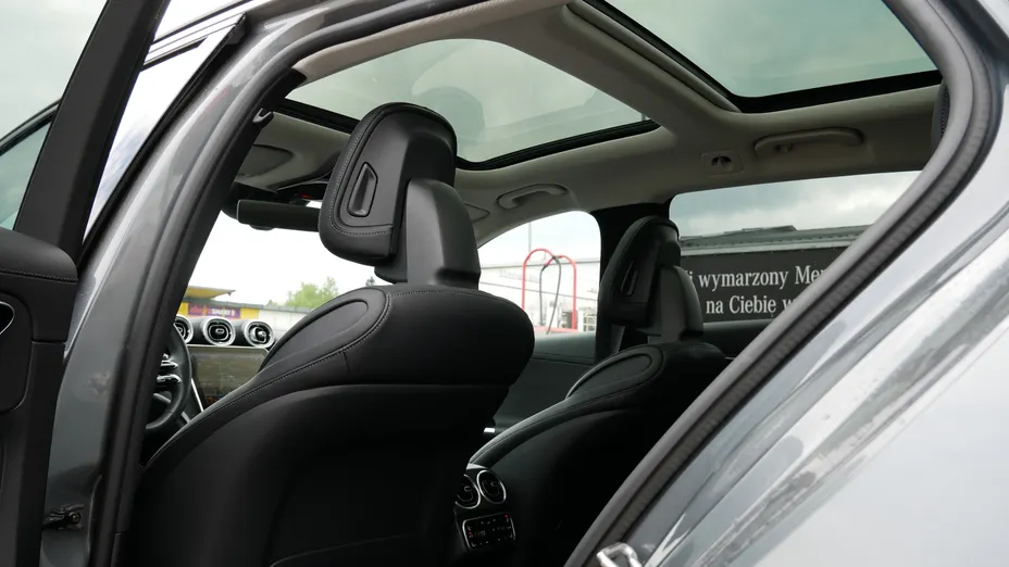 MERCEDES-BENZ C Klasa C 200 mHEV 4-Matic AMG