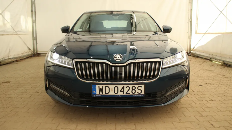 SKODA Superb Superb 2.0 TDI SCR Ambition DSG