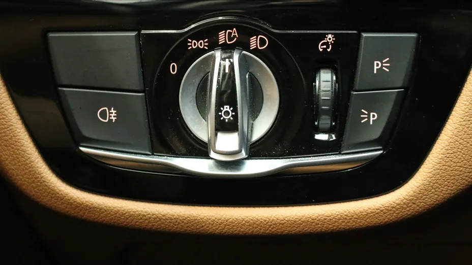 BMW Seria 5 520i mHEV aut