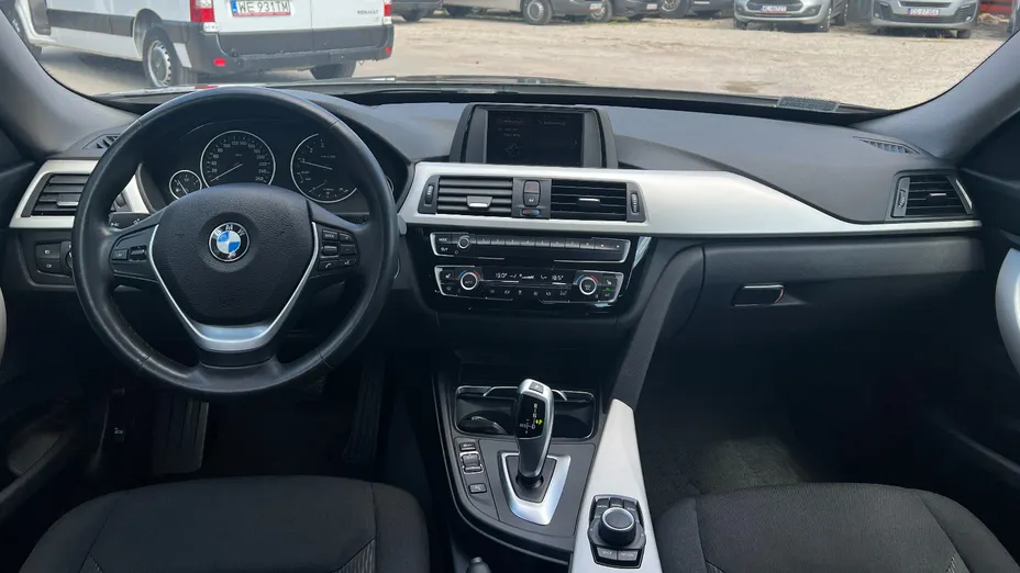 BMW Seria 3 Gran Turismo 320i GPF aut