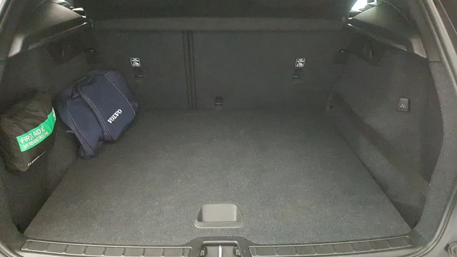 VOLVO XC40 XC40 T3 Momentum aut