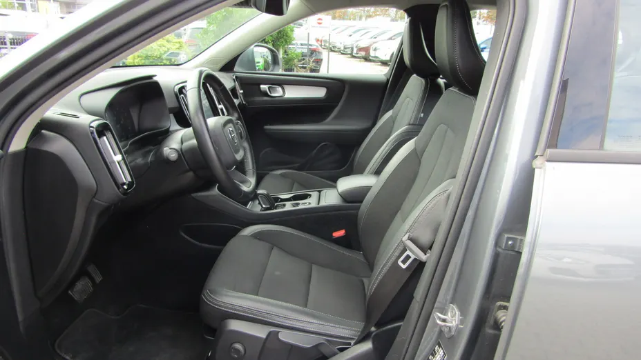 VOLVO XC40 XC40 T4 Momentum aut