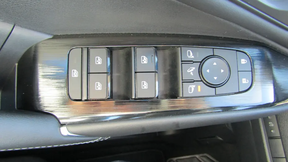 NISSAN Qashqai Qashqai 1.3 DIG-T mHEV Premiere Edition Xtronic