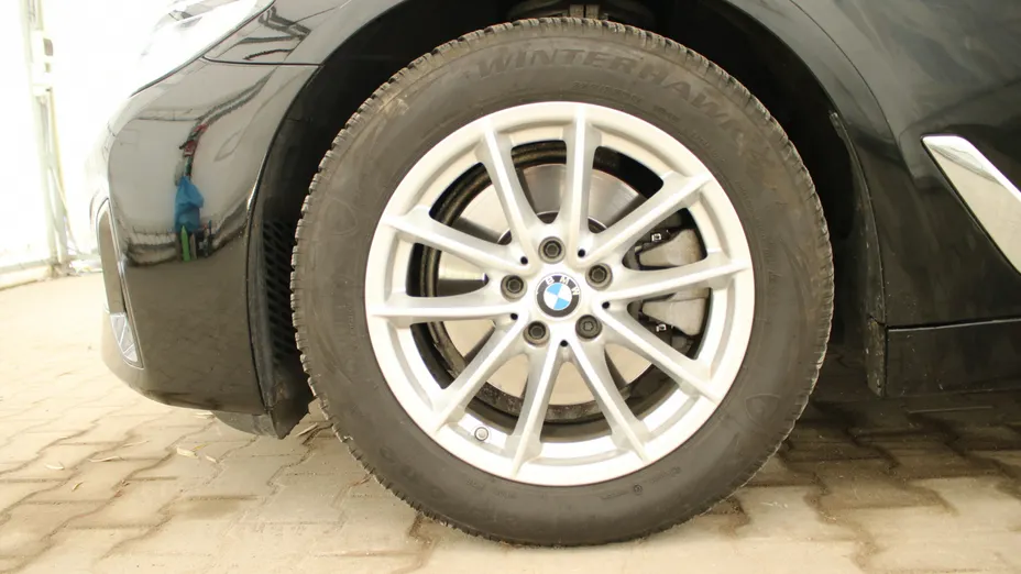 BMW Seria 5 520i mHEV aut