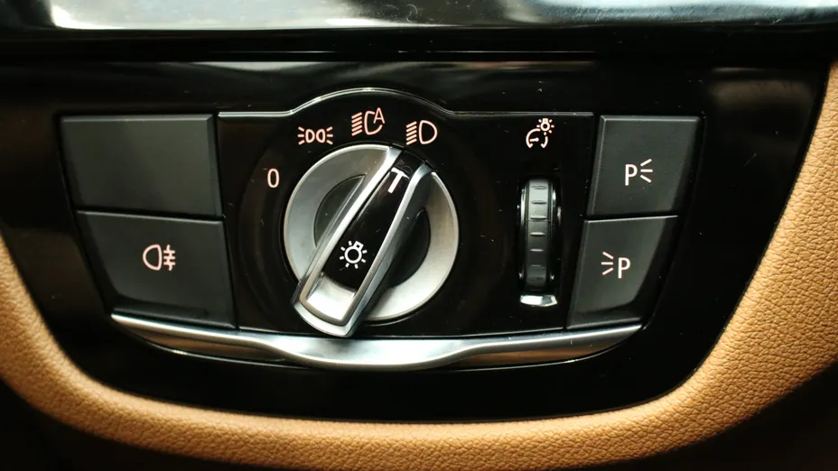BMW Seria 5 520i mHEV aut