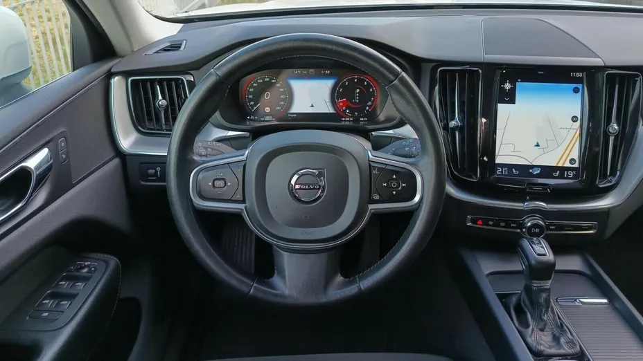 VOLVO XC60 XC60 T4 Momentum Pro aut