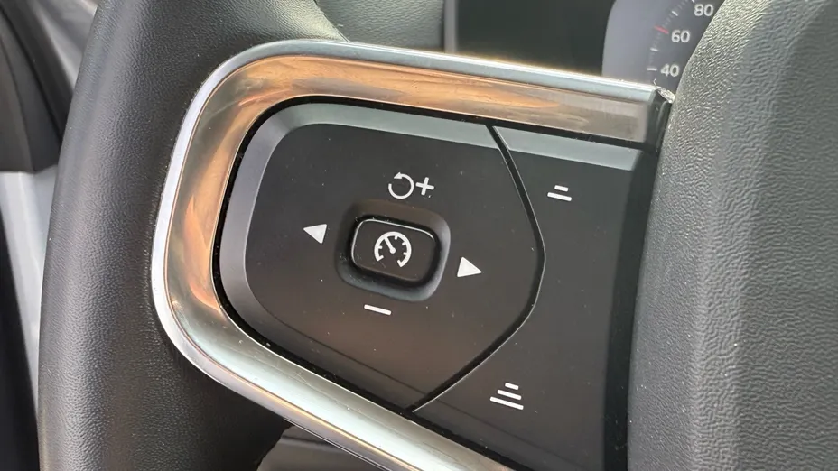VOLVO XC40 XC40 T3 Momentum Core aut