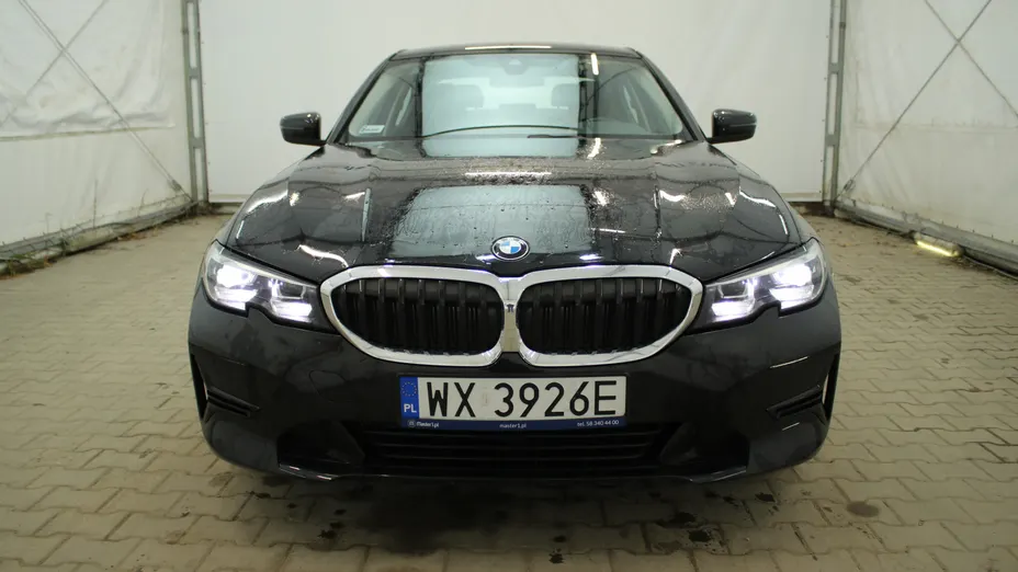 BMW Seria 3 318i Advantage aut