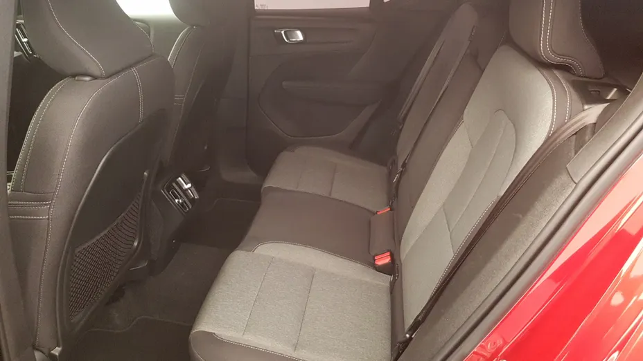 VOLVO XC40 XC40 T3 Momentum Pro aut