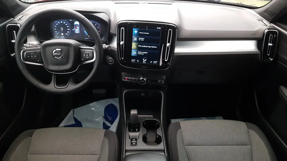 VOLVO XC40 XC40 T3 Momentum Pro aut