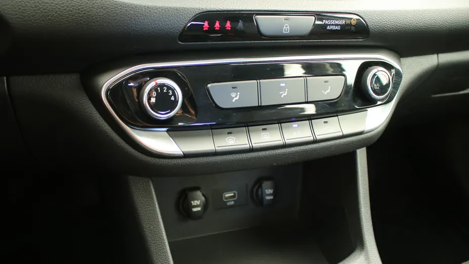 HYUNDAI i30 i30 1.0 T-GDI Classic + DCT