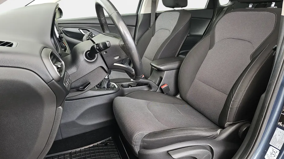 HYUNDAI i30 i30 1.5 DPI Classic +