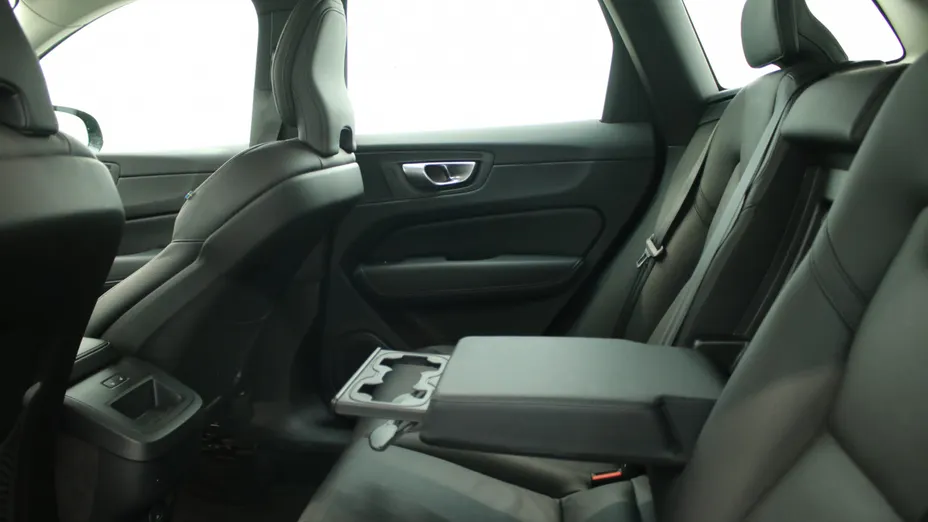 VOLVO XC60 XC60 B4 D AWD Plus Dark aut