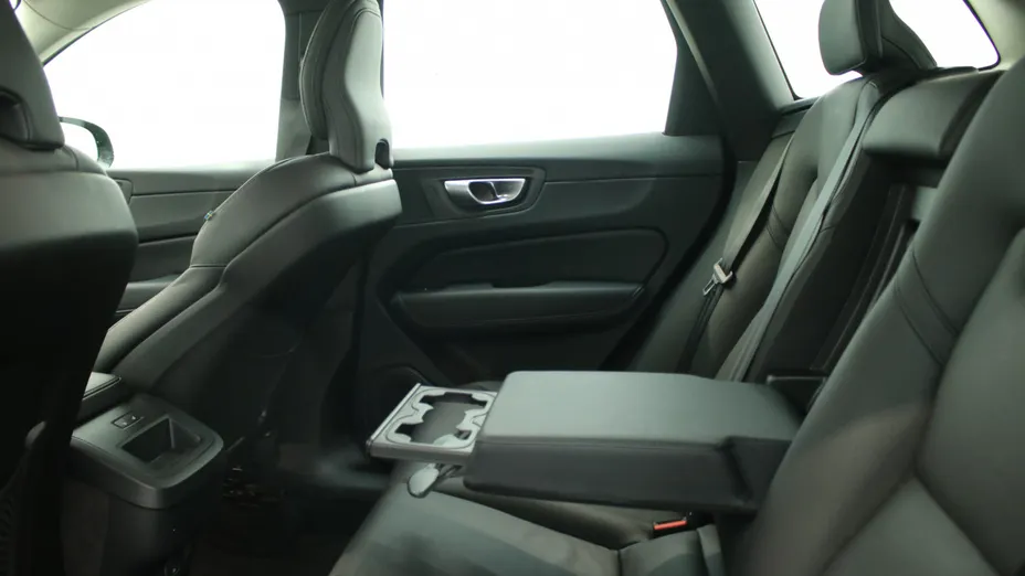 VOLVO XC60 XC60 B4 D AWD Plus Dark aut