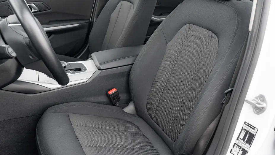 BMW Seria 3 318i Advantage aut