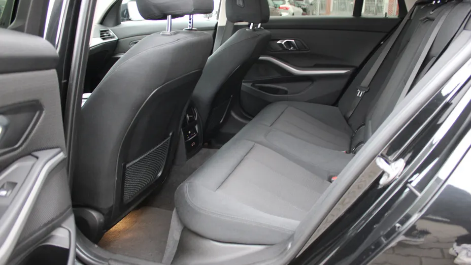 BMW Seria 3 320i aut
