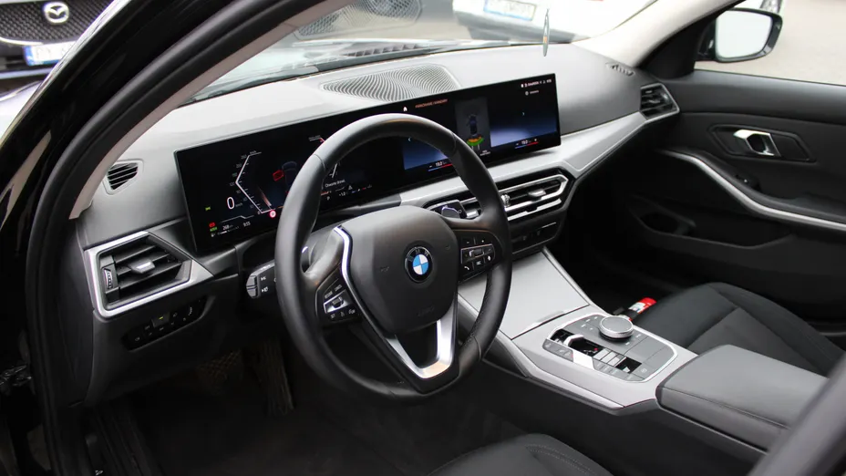 BMW Seria 3 320i aut