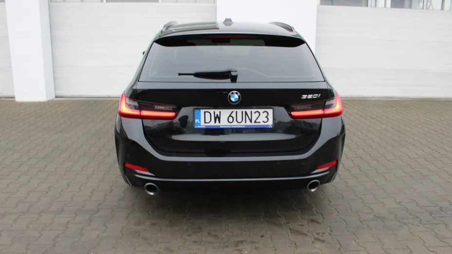 BMW Seria 3 320i aut