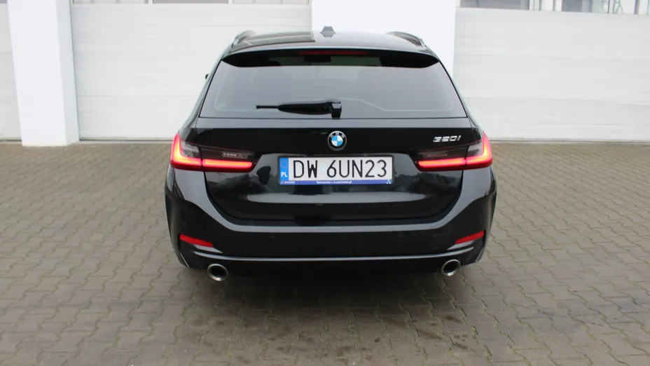 BMW Seria 3 320i aut