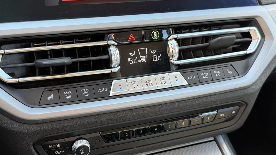 BMW Seria 3 318i Advantage aut