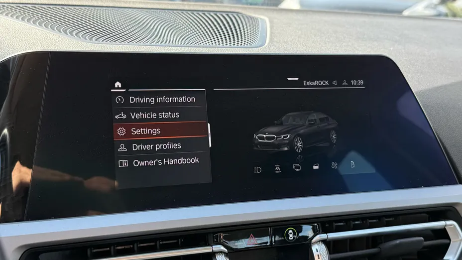 BMW Seria 3 318i Advantage aut