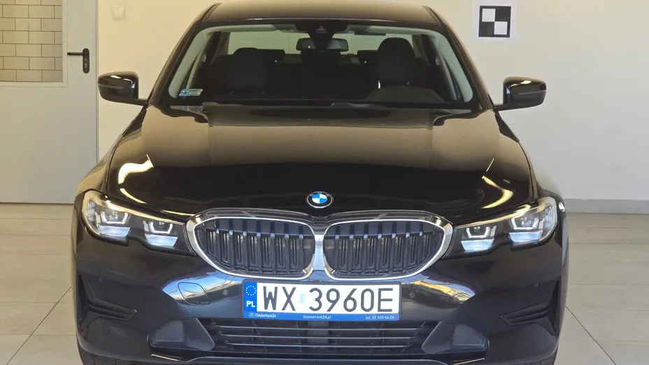 BMW Seria 3 318i Advantage aut