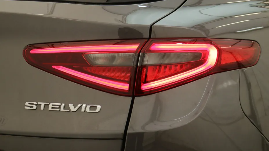 ALFA ROMEO Stelvio Stelvio 2.0 Turbo Veloce Q4 aut
