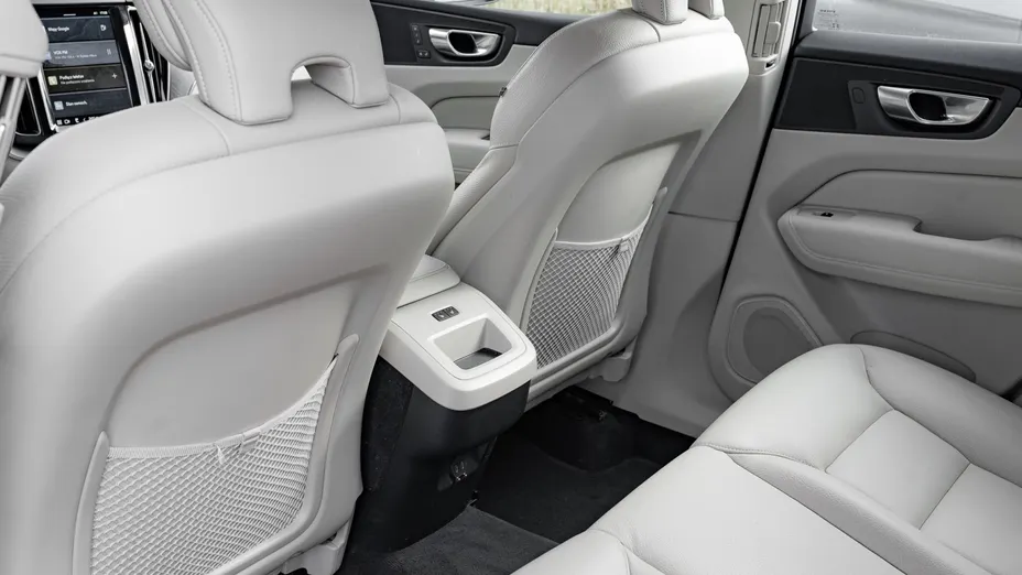 VOLVO XC60 XC60 B4 D AWD Plus Bright aut