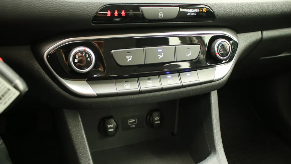 HYUNDAI i30 i30 1.5 DPI Classic +