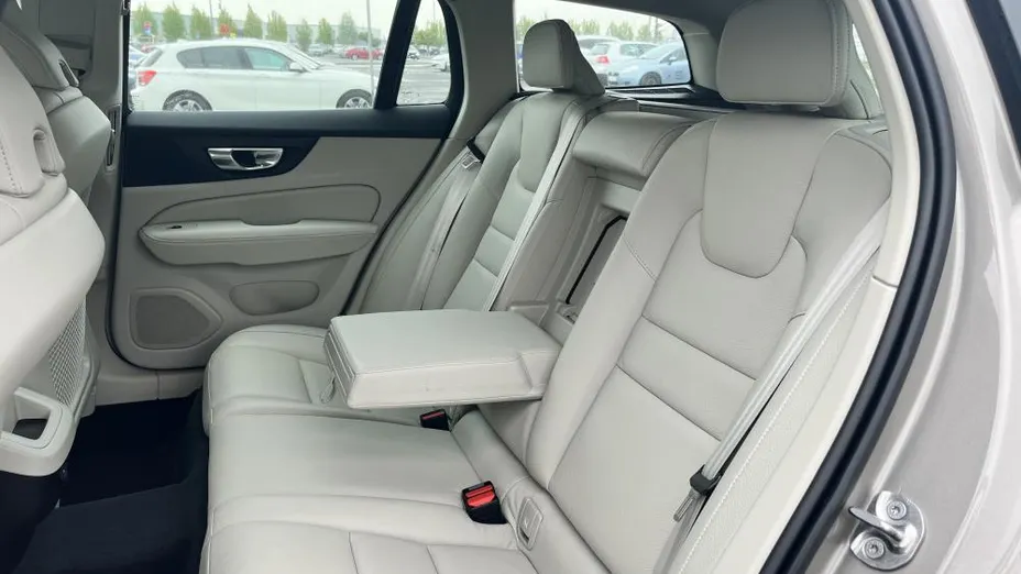 VOLVO V60 V60 B4 D Momentum Pro aut
