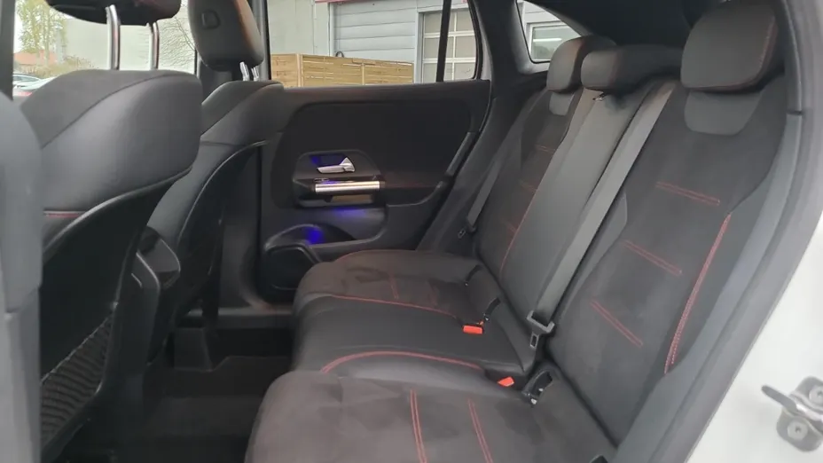 MERCEDES-BENZ GLA GLA 200 AMG Line