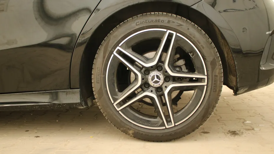 MERCEDES-BENZ A Klasa A 180 AMG Line 7G-DCT