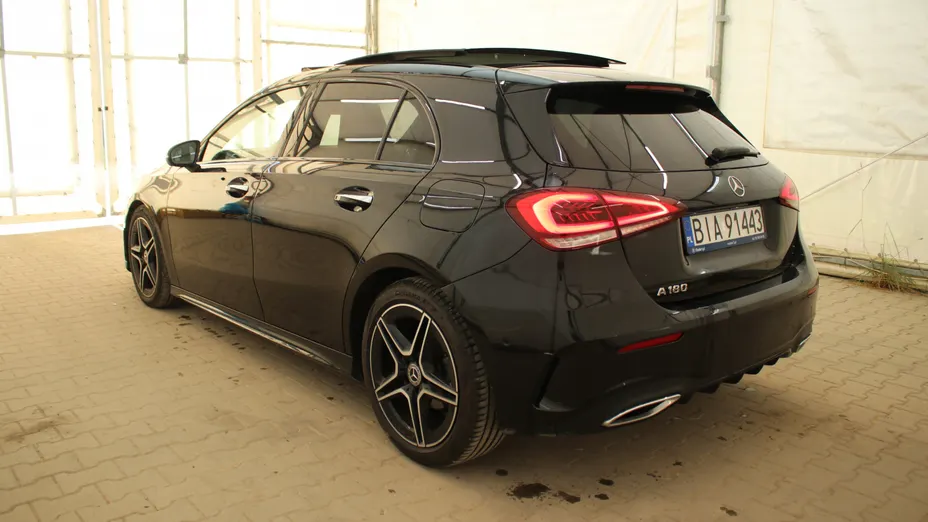 MERCEDES-BENZ A Klasa A 180 AMG Line 7G-DCT