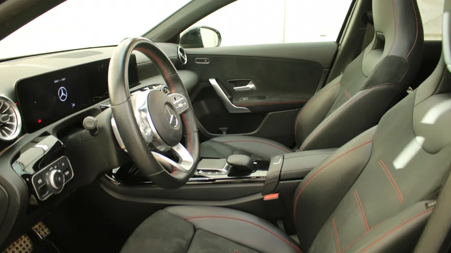 MERCEDES-BENZ A Klasa A 180 AMG Line 7G-DCT
