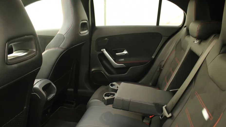 MERCEDES-BENZ A Klasa A 180 AMG Line 7G-DCT