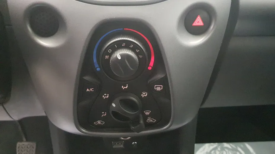 TOYOTA Aygo Aygo 1.0 VVT-i X-play