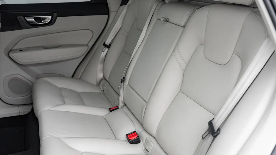 VOLVO XC60 XC60 B4 D AWD Plus Bright aut