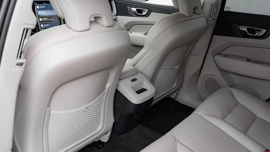 VOLVO XC60 XC60 B4 D AWD Plus Bright aut