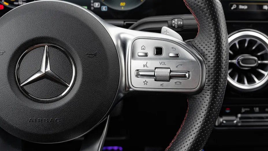 MERCEDES-BENZ EQA EQA 250 66.5kWh AMG Line