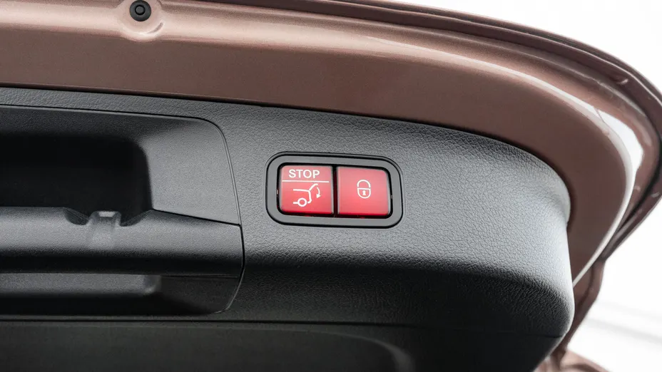 MERCEDES-BENZ EQA EQA 250 66.5kWh AMG Line