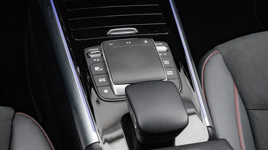 MERCEDES-BENZ EQA EQA 250 66.5kWh AMG Line