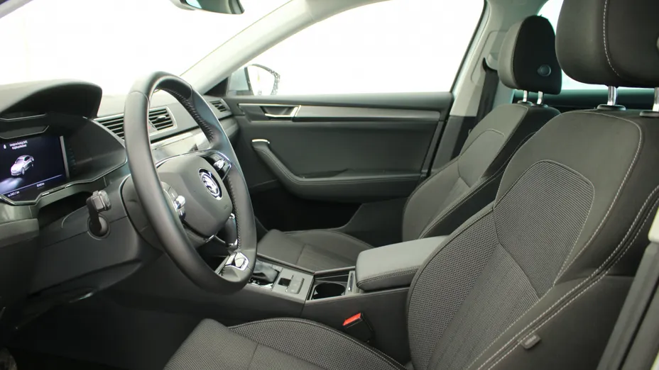 SKODA Superb Superb 2.0 TDI SCR Style DSG