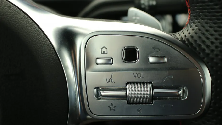 MERCEDES-BENZ A Klasa A 200 AMG Line 7G-DCT