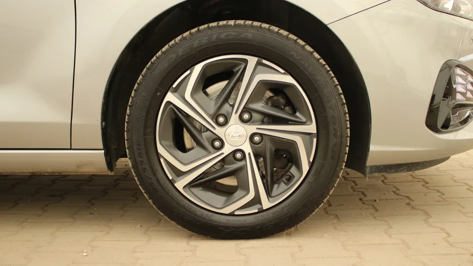 HYUNDAI i30 i30 1.5 DPI Smart