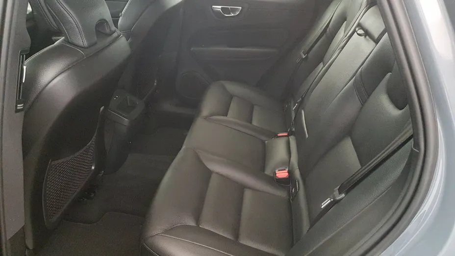 VOLVO XC60 XC60 B4 D AWD Plus Bright aut