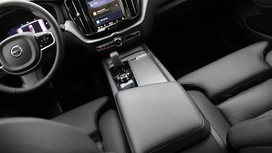 VOLVO XC60 XC60 B4 D AWD Plus Bright aut