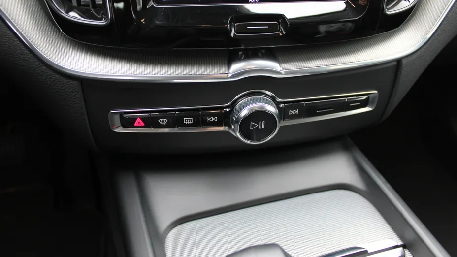 VOLVO XC60 XC60 B4 D AWD Plus Bright aut