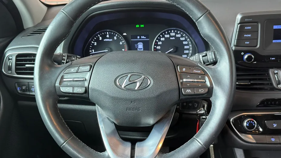 HYUNDAI i30 i30 1.5 DPI Classic +