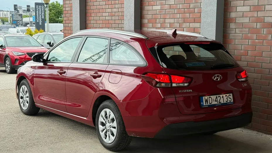 HYUNDAI i30 i30 1.5 DPI Classic +