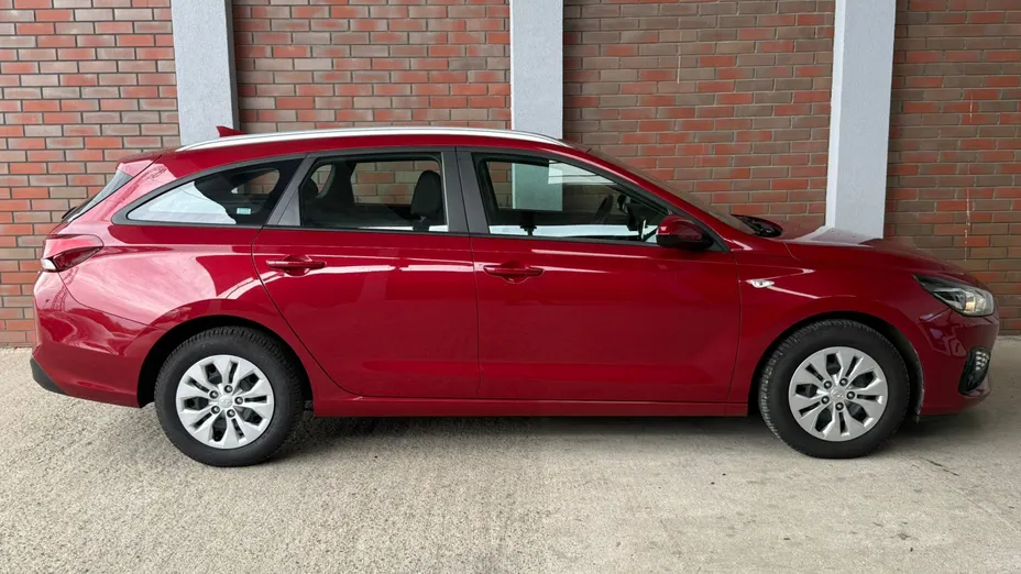 HYUNDAI i30 i30 1.5 DPI Classic +